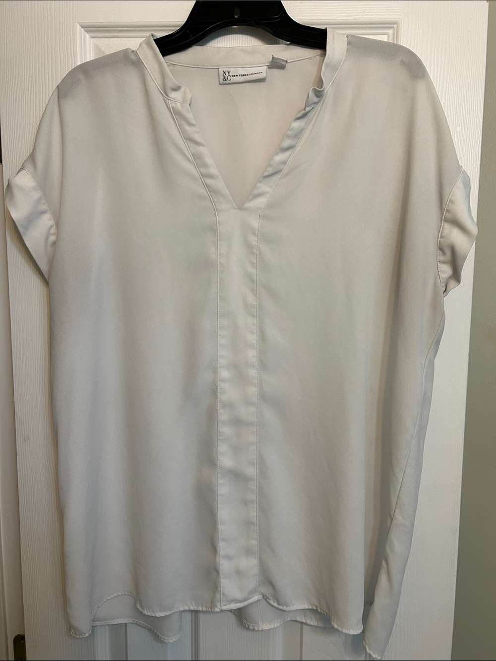 New York & Company white V-Neck Short Sleeve Tunic Blouse